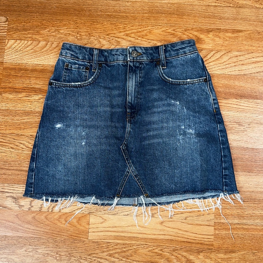UO Denim Frayed Hem Skirt